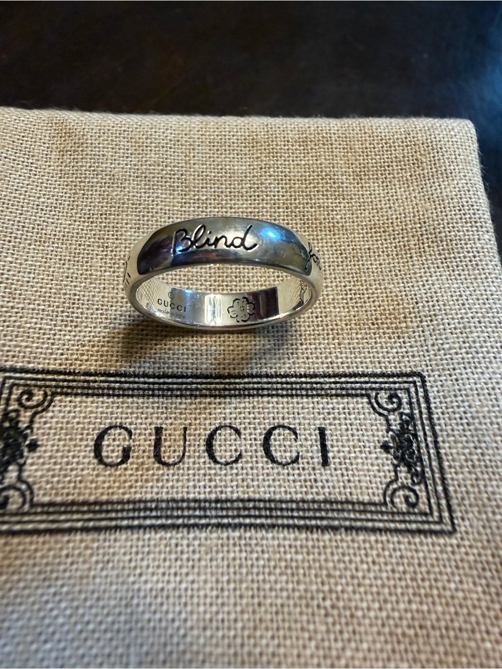 New Authentic Gucci GG Logo Blind For Love Silver Ring - Picture 4 of 16